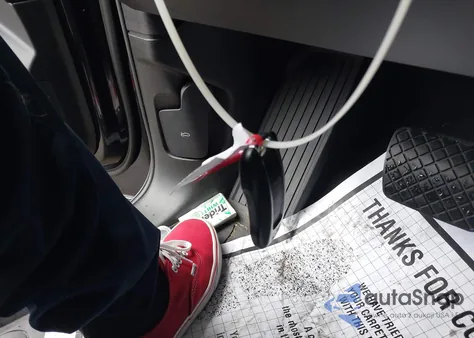 2023 Porsche Cayenne Platinum Edition z USA, uszkodzony, nr VIN WP1AA2AY0PDA08795